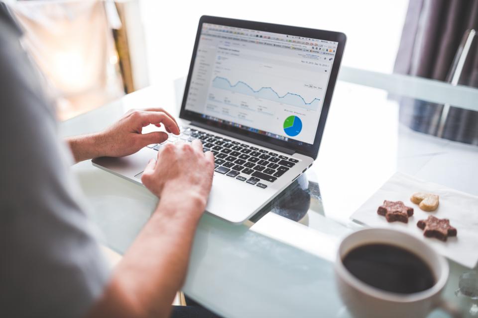 CRM para clínicas oftalmológicas: qué es y por qué tu clínica necesita algo más completo